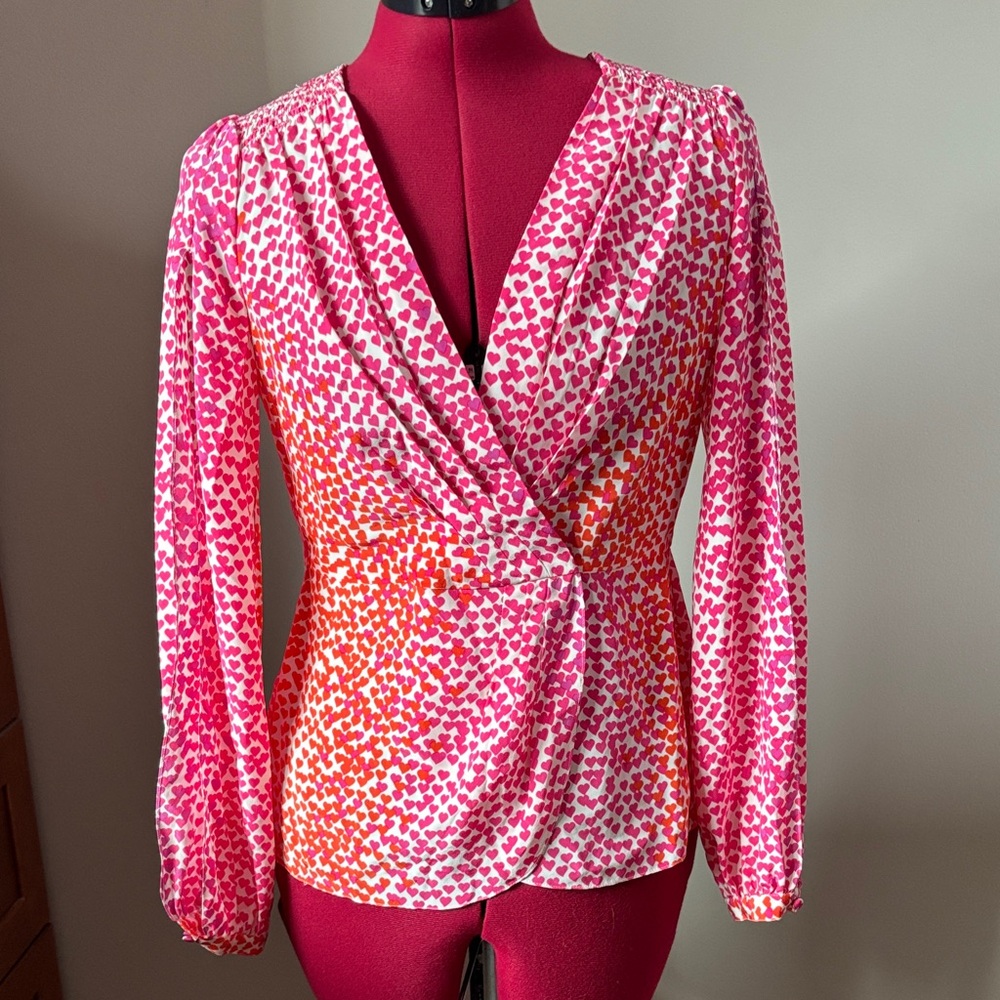NWOT 💝 BCBG MaxAzria Pink and Orange Heart Silk Wrap Blouse Sz XS